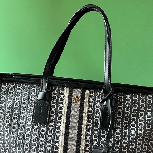 🔵🔵EUC Tory Burch Black/Navy/White Patterned Textured Tote🔵🔵